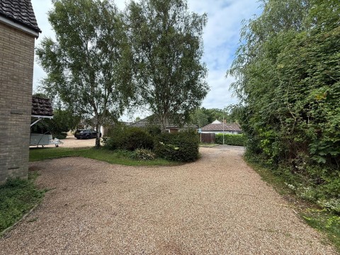 Click the photo for more details of Barningham, Bury St Edmunds, Suffolk