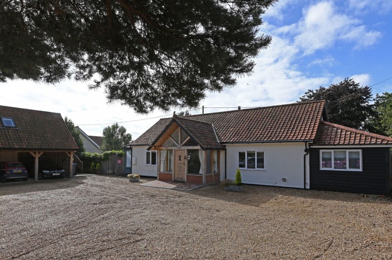 Click the photo for more details of Hollesley, Near Woodbridge, Suffolk