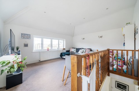 Click the photo for more details of Aldwick Avenue, Aldwick, PO21