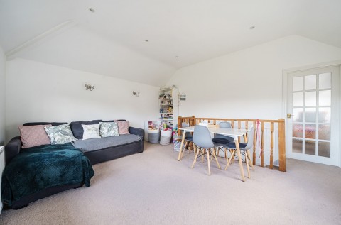 Click the photo for more details of Aldwick Avenue, Aldwick, PO21