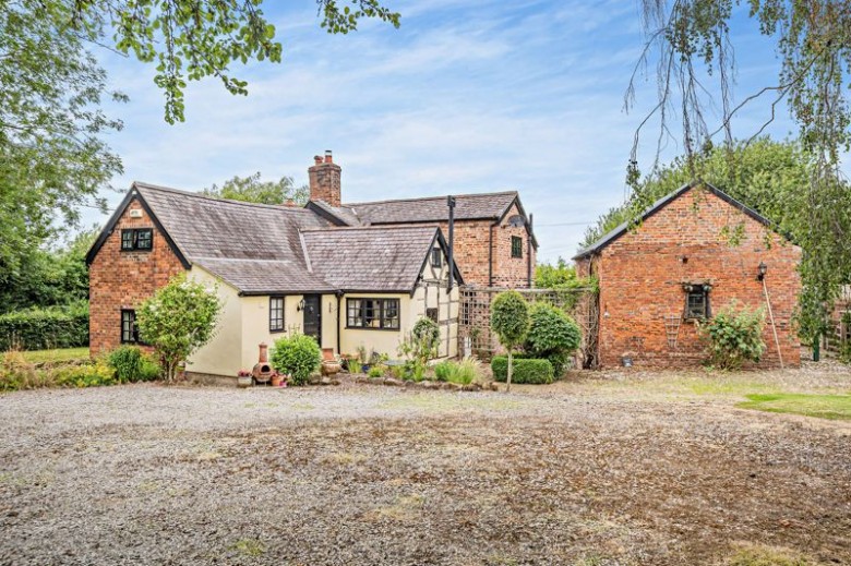 Click the photo for more details of Halghton, Bangor-On-Dee