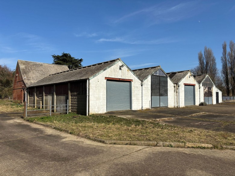 Click the photo for more details of Hollesley, Nr Woodbridge