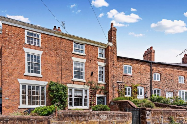 Click the photo for more details of Farndon, Cheshire