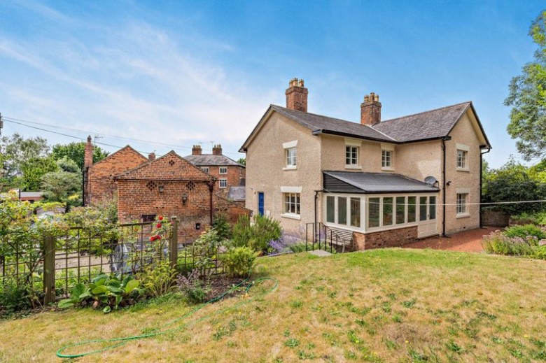 Click the photo for more details of Farndon, Cheshire