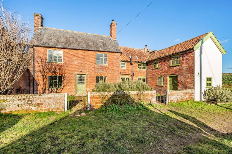Click the photo for more details of Blaxhall, Nr Heritage Coast, Suffolk