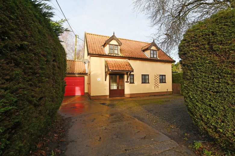 Click the photo for more details of Badingham, Nr Framlingham, Suffolk