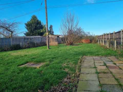 Click the photo for more details of Hollesley, Woodbridge