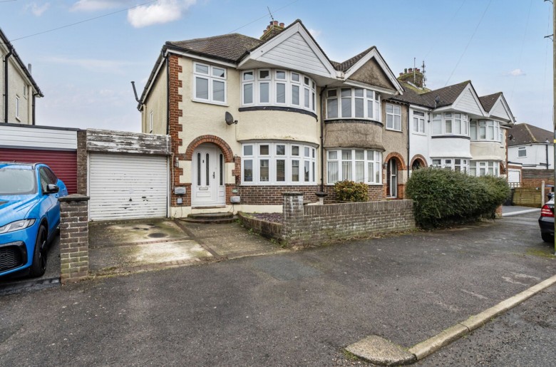 Click the photo for more details of Central Drive, Bersted, PO21