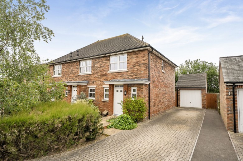 Click the photo for more details of Pynham Crescent, Hambrook, PO18