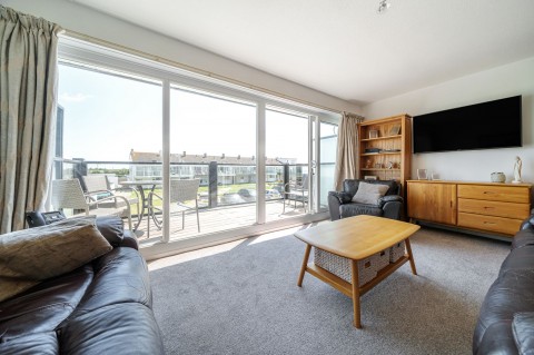 Click the photo for more details of Marineside, Bracklesham Bay, PO20