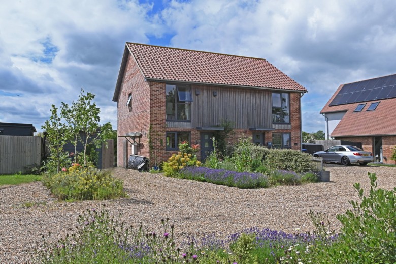 Click the photo for more details of Occold, Eye, Suffolk