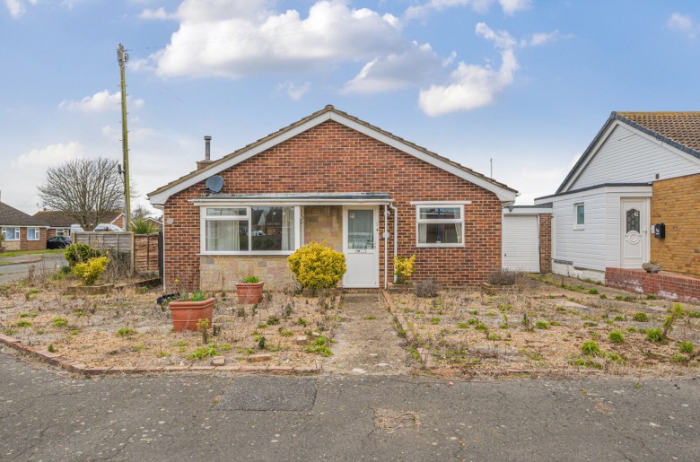 Click the photo for more details of Harcourt Way, Selsey, PO20