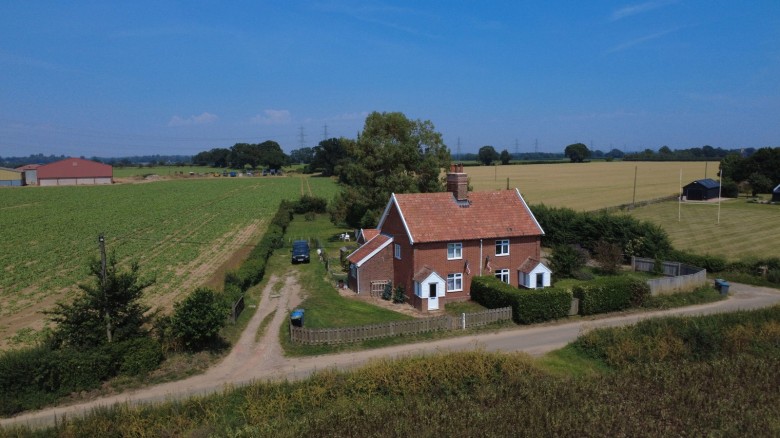 Click the photo for more details of Blaxhall, Nr Heritage Coast, Suffolk 