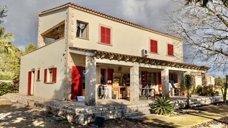 Click the photo for more details of Binissalem rustic finca, Binissalem, West Mallorca
