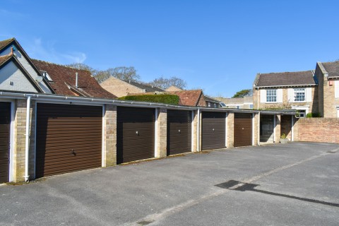 Click the photo for more details of Leelands, Pennington, Lymington, SO41