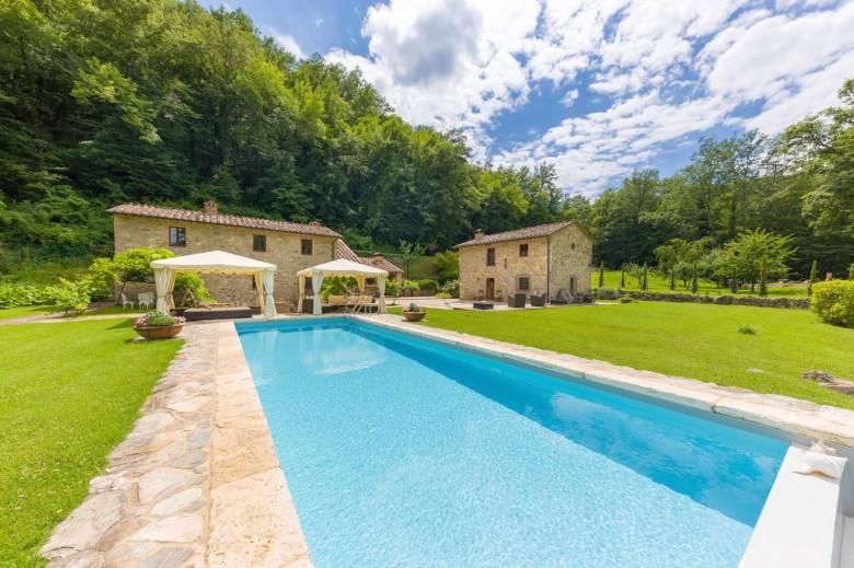 Click the photo for more details of Radicondoli farmhouse Siena, Radicondoli, Siena, Tuscany