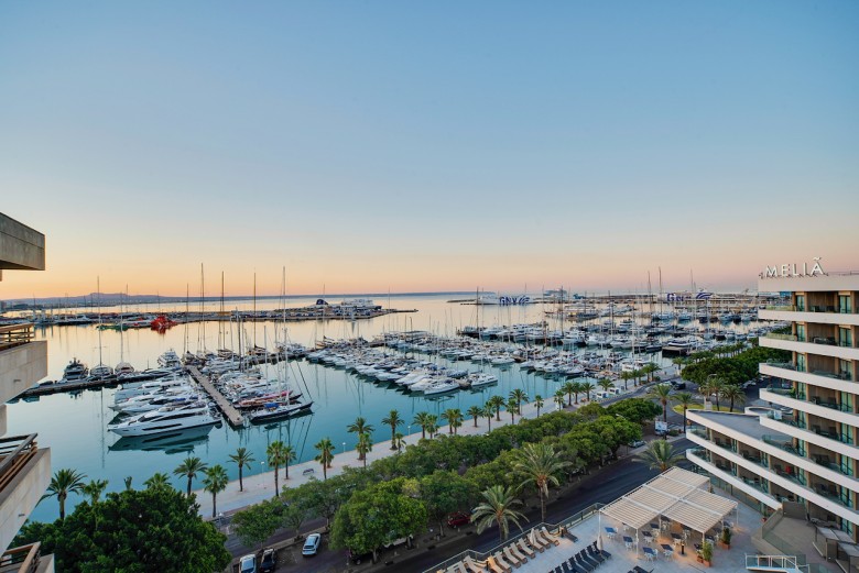 Click the photo for more details of Paseo Maritimo apartment, Palma city, Mallorca