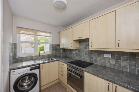 Click the photo for more details of Cissbury Close, Horsham, RH12
