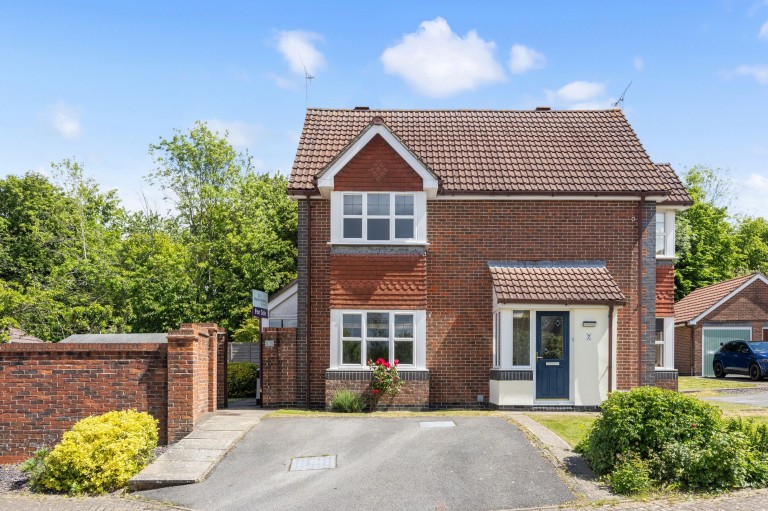 Images for Cissbury Close, Horsham, RH12