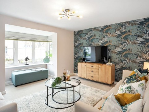 Click the photo for more details of Fontwell Avenue, Eastergate, PO20