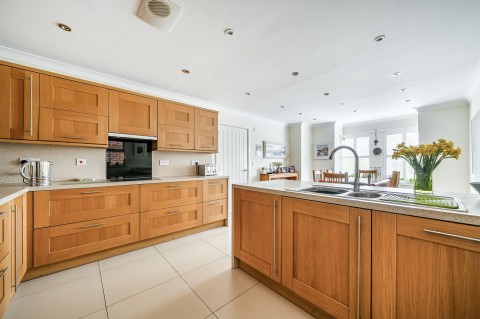 Click the photo for more details of Cuckoo Close, Emsworth, PO10