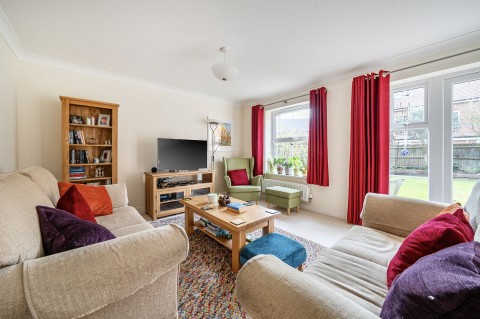 Click the photo for more details of Cuckoo Close, Emsworth, PO10