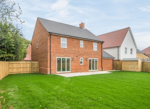 Click the photo for more details of North End Road, Yapton, BN18