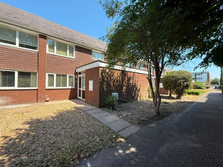 Click the photo for more details of Somerstown, Chichester, PO19