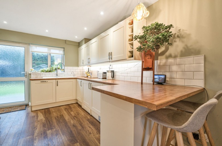 Click the photo for more details of Newlands Lane, Chichester, PO19