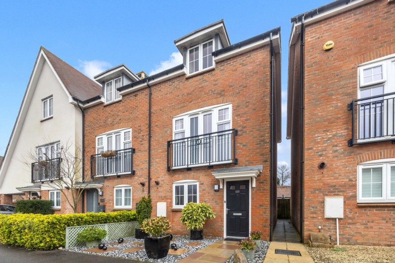 Click the photo for more details of Beeches Way, Faygate, RH12