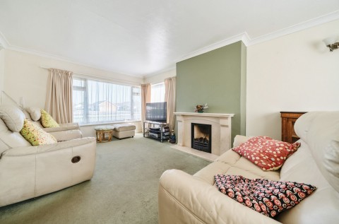 Click the photo for more details of Gainsborough Drive, Selsey, PO20