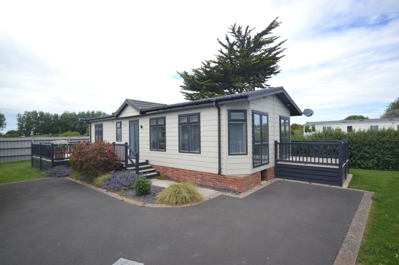 Click the photo for more details of Warners Lane, Selsey, PO20