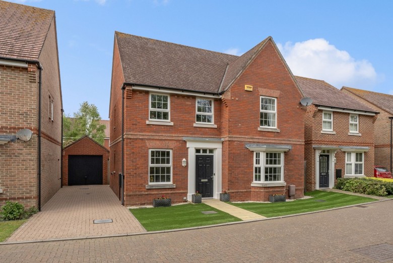 Click the photo for more details of Blackthorn Avenue, Felpham, PO22