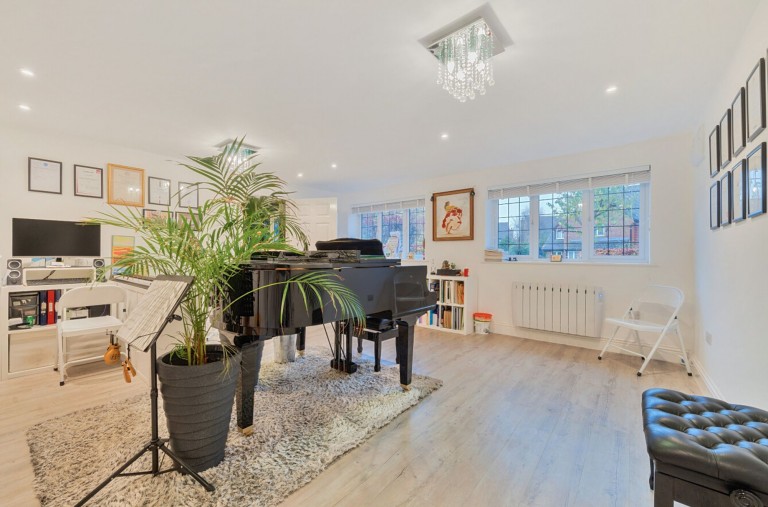Images for Hunters Mews, Fontwell, BN18
