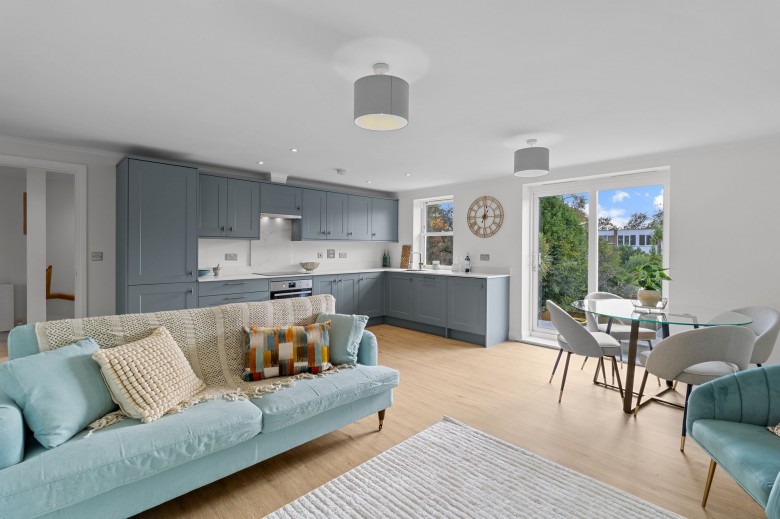Click the photo for more details of Hurst Road, Horsham, RH12