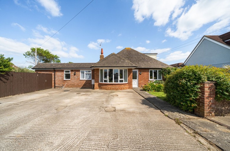 Click the photo for more details of Lewis Road, Selsey, PO20