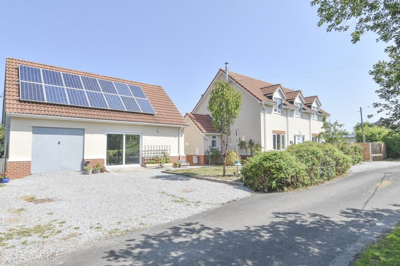 Click the photo for more details of Annexe and Paddock, Withy Road, East Huntspill, Highbridge, Somerset