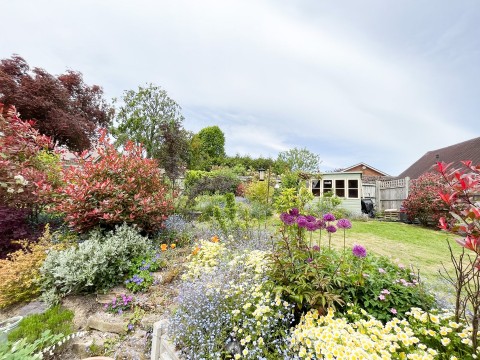 Click the photo for more details of Asten Fields, Battle, East Sussex