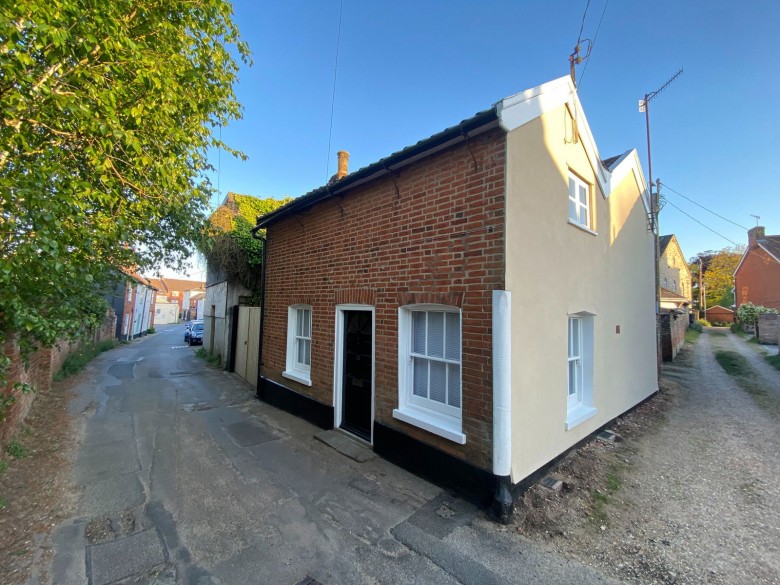 Click the photo for more details of Sun Lane, Woodbridge, Suffolk