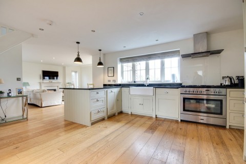 Click the photo for more details of Holly Lane, Pilley, Lymington, SO41