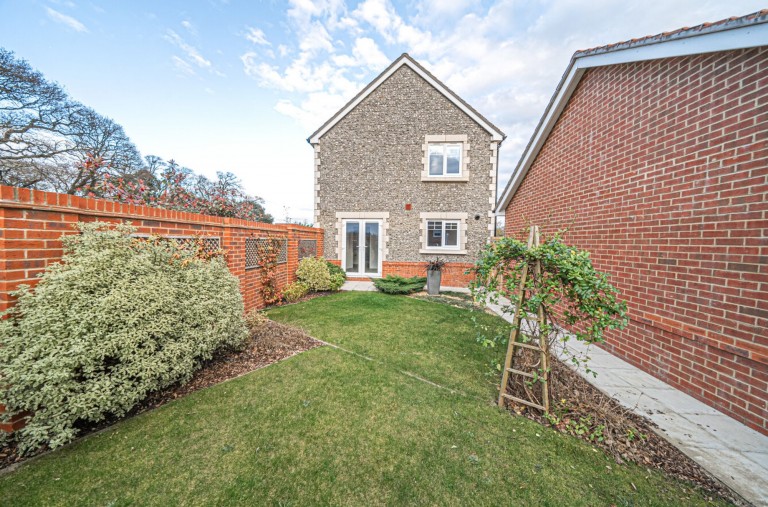 Images for Small Meadow, West Broyle, PO19