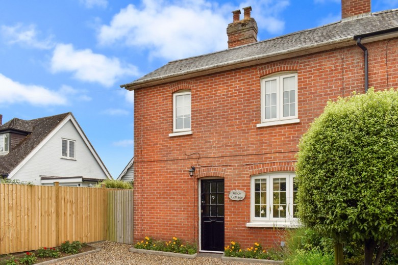 Click the photo for more details of Fox Pond Lane, Pennington, Lymington, SO41