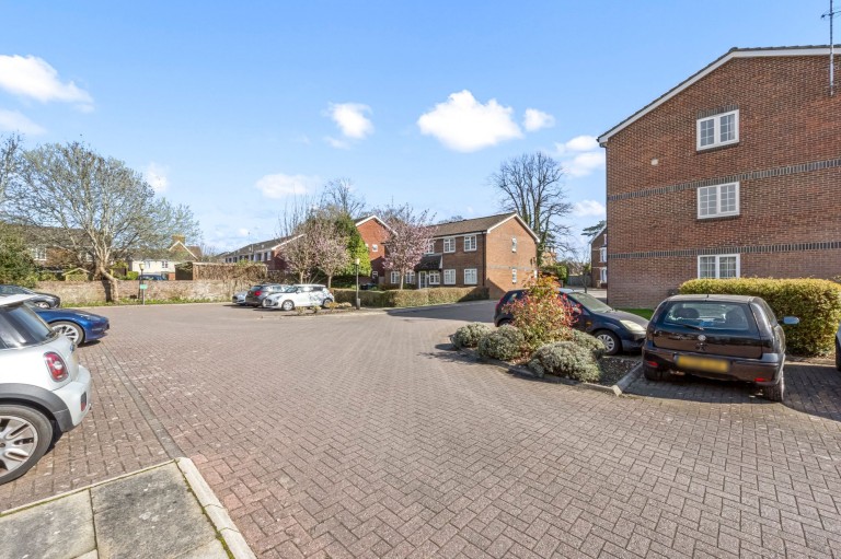Images for Abbotsbury Court, Horsham, RH13