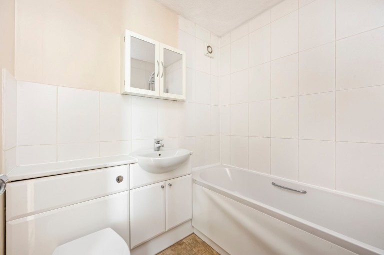 Images for Abbotsbury Court, Horsham, RH13