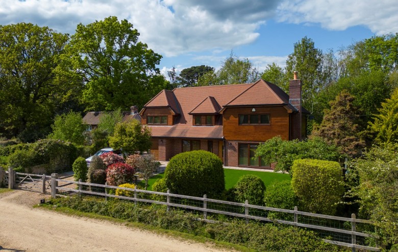 Click the photo for more details of North Weirs, Brockenhurst, SO42