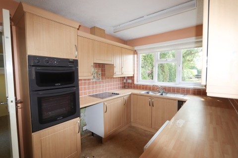 Click the photo for more details of North Trade Road, Battle, East Sussex