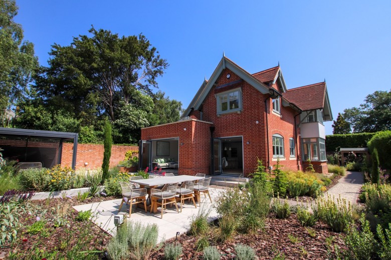 Click the photo for more details of Grove Pastures, Lymington, SO41