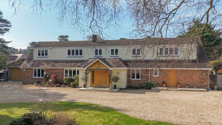 Click the photo for more details of Struan Gardens, Ashley Heath, Ringwood, BH24