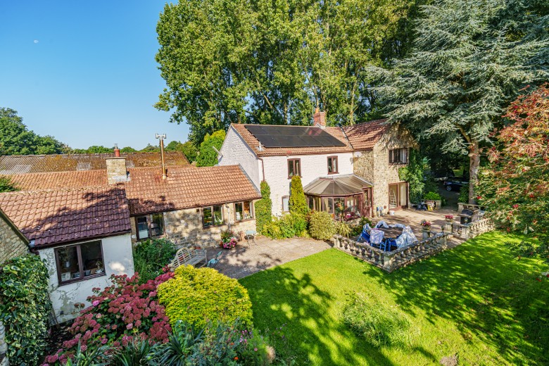 Click the photo for more details of Hisomley, Dilton Marsh, Wiltshire