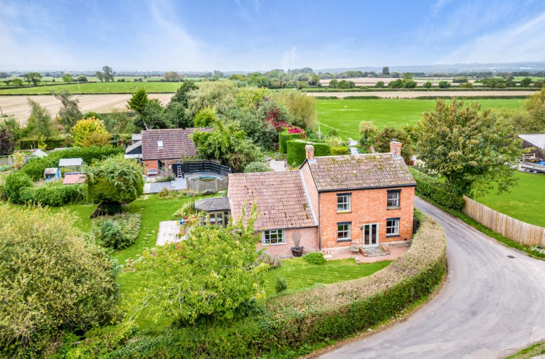 Click the photo for more details of Saltmoor, Burrowbridge, Somerset